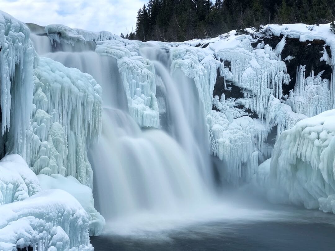 Tännforsen om winterten