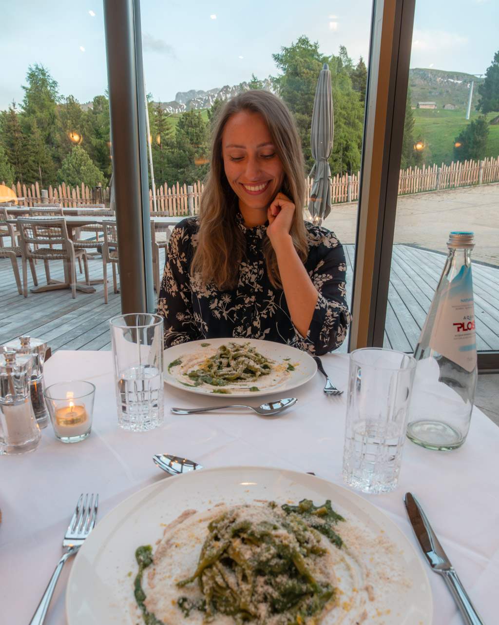 Victoria with food at Paradiso Pure.Living