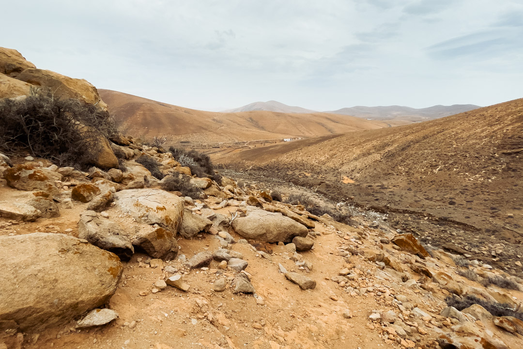 Trail and landscape near Arco de las Penitas in Fuerteventura