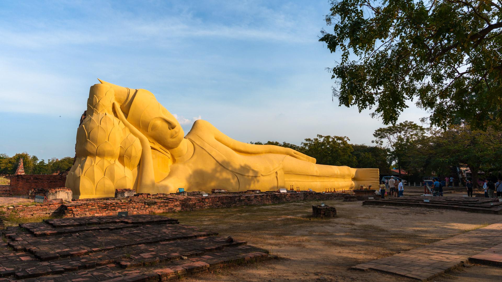 The reclining Buddha at Wat Lokayasutharam, seen from the head towards the feet
