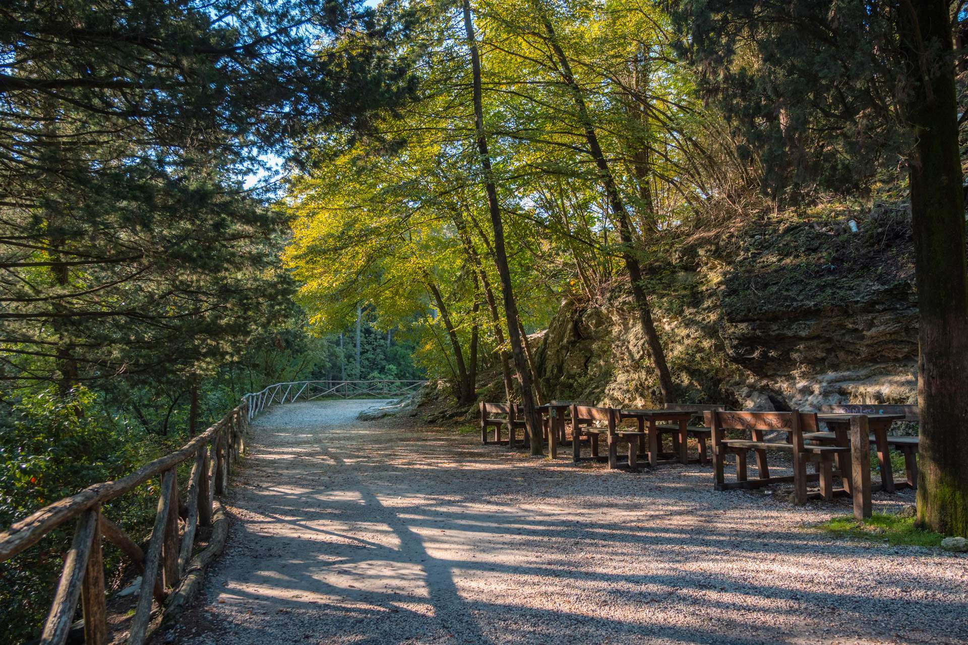 Trail with picnic tables on the way to Bagni San Filippo Hot Springs