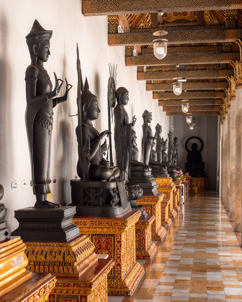 Buddha statues at Wat Benchamabophit
