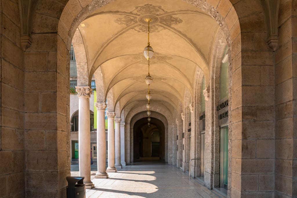 A picturesque walkway in Piazza Vittorio Veneto in Bergamo