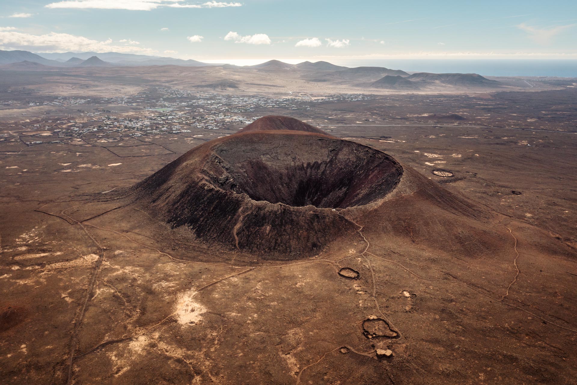 Travel Guide to Calderon Hondo in Fuerteventura: How to Climb the Volcano Crater