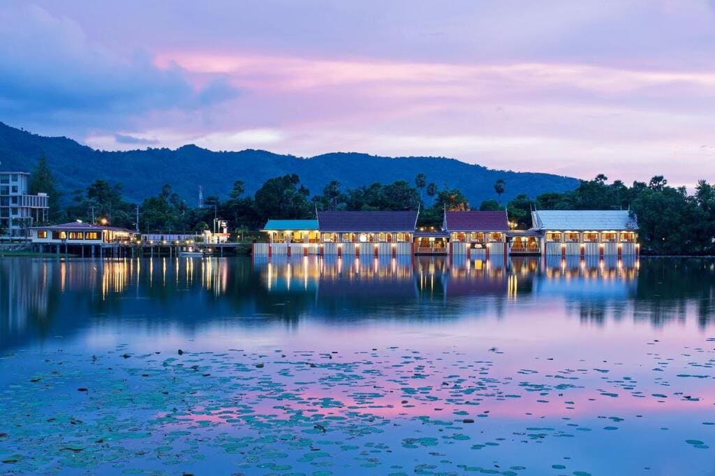 Chabana Resort by the lake