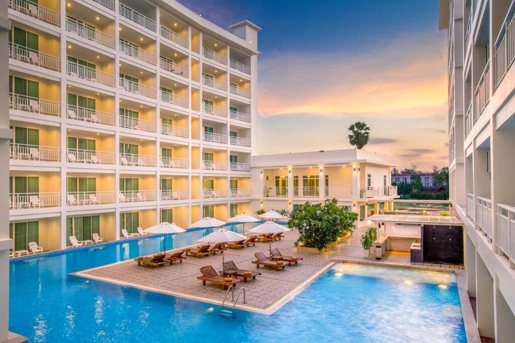 Chanalai Hillside Resort pool