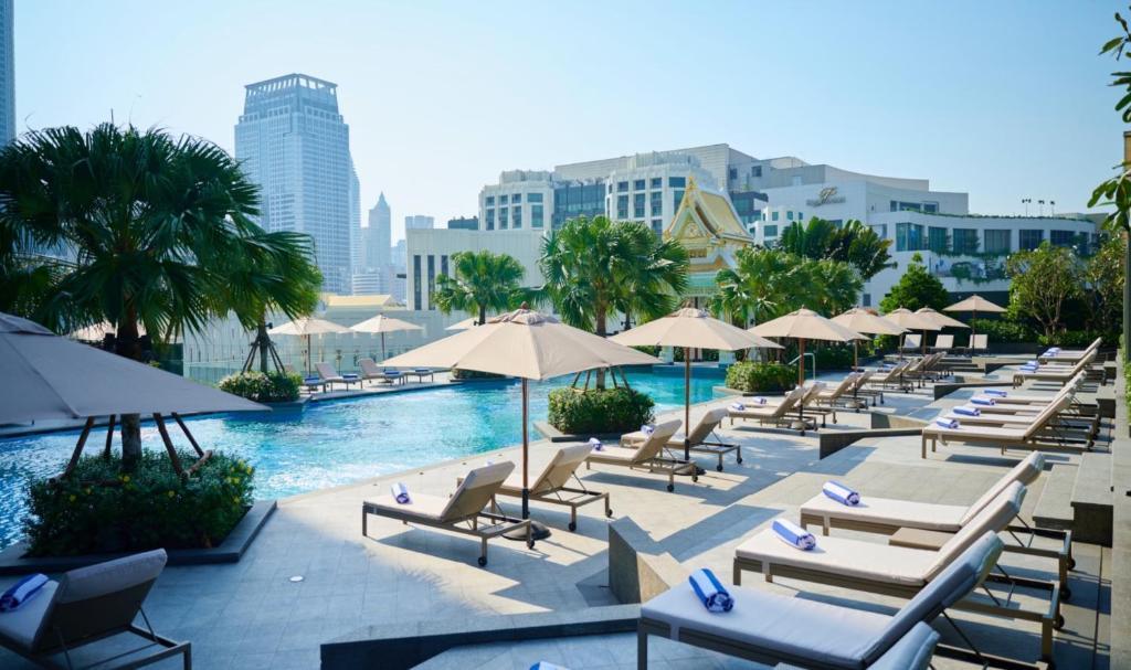 Chatrium Grand Bangkok pool and city view