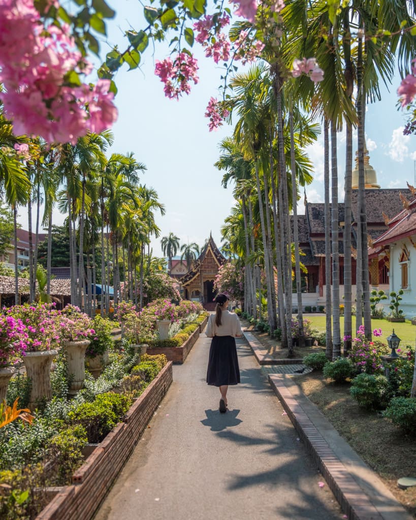 Victoria at Wat Phra Singh