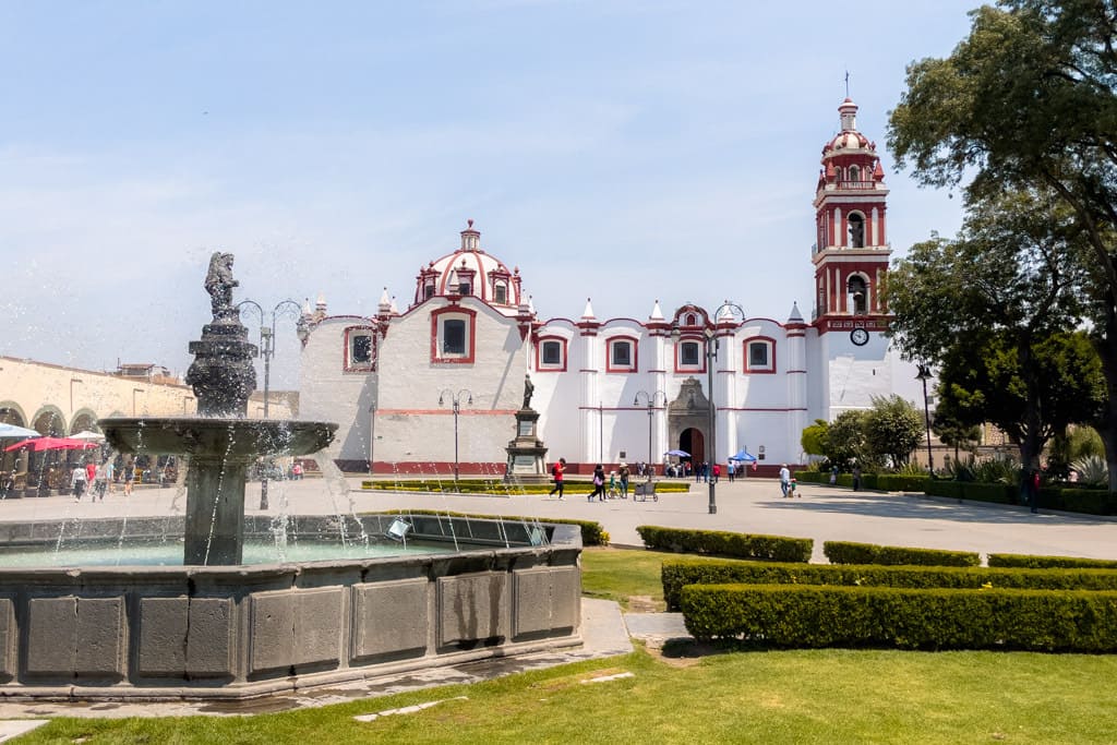 Plaza de la Concordia with Parroquia de San Pedro Cholula behind the fountain