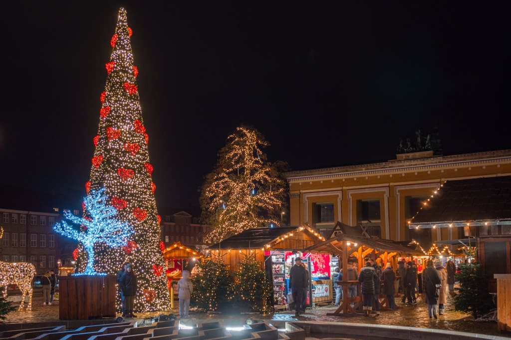 The light installations at the Christmas Market on Thorvaldsens Plads