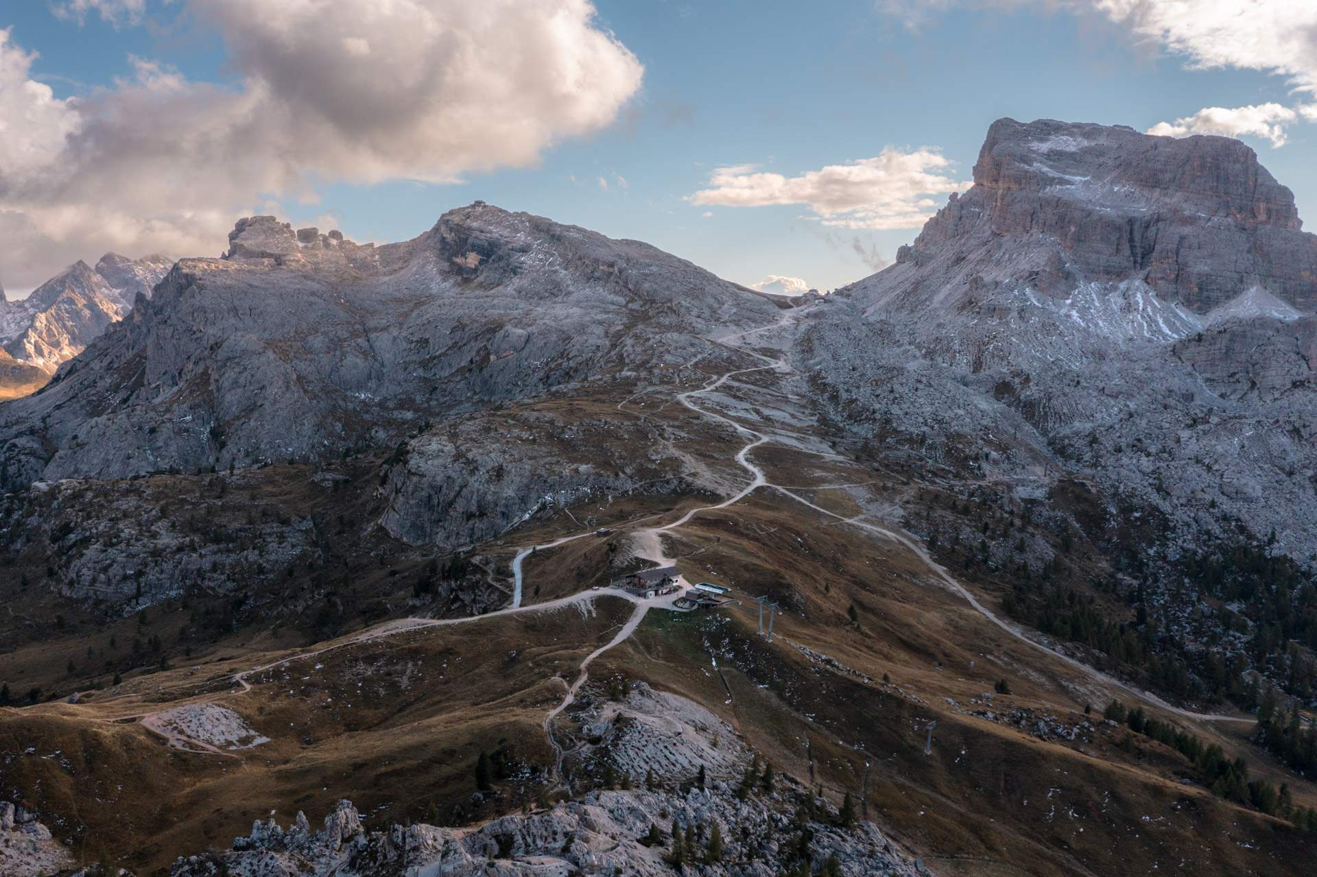 Rifugio Scoiattoli with Rifugio Averau in the background