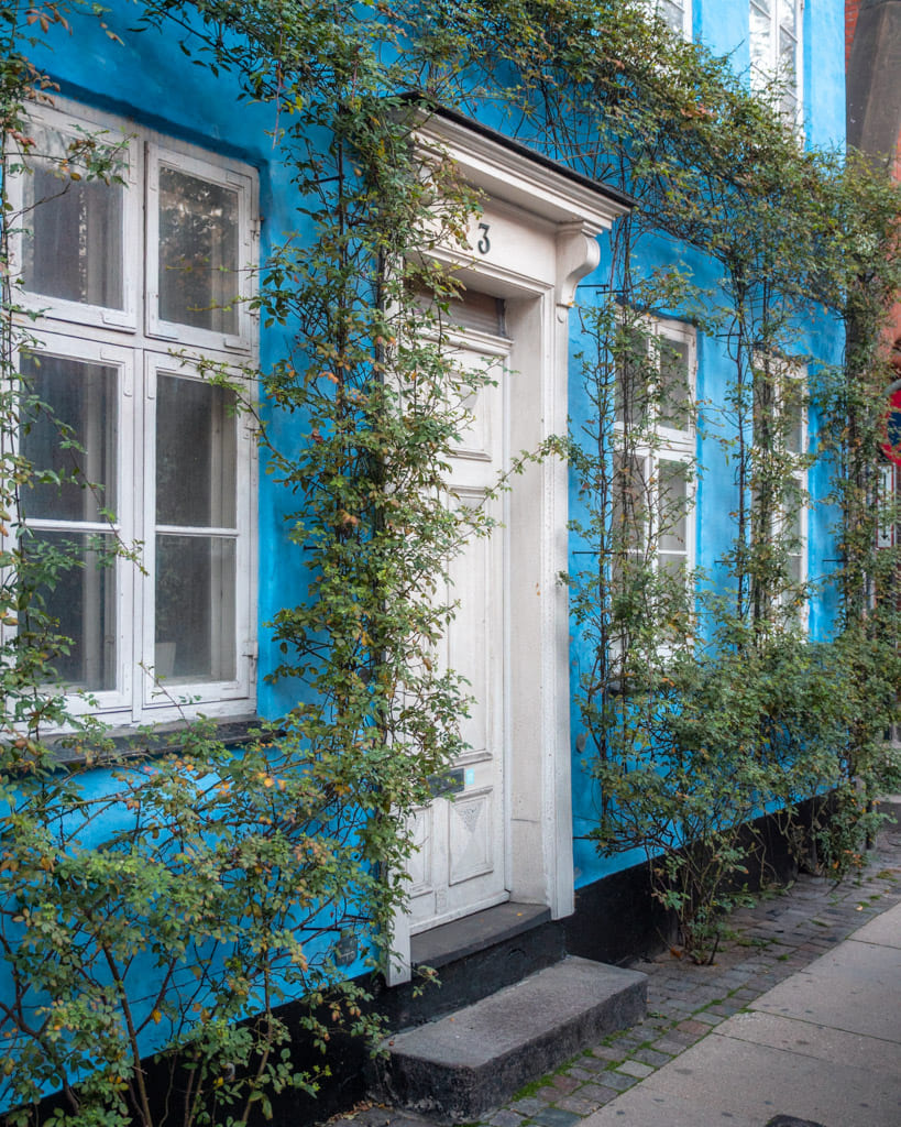 Blue house on Larslejsstræde 3 in Copenhagen