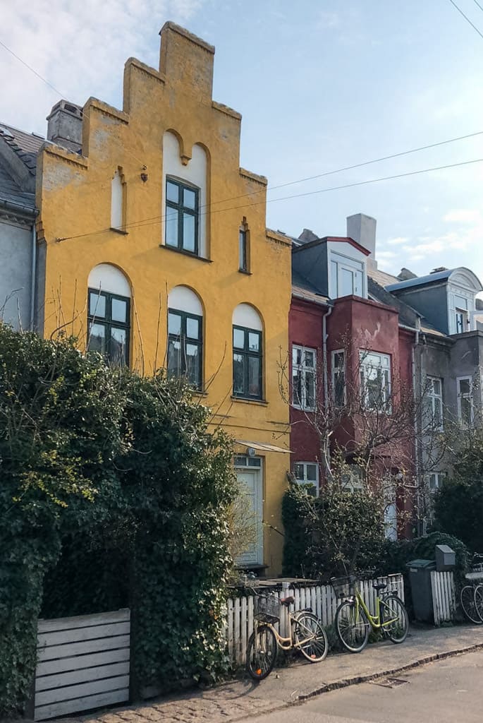 Yellow and red house in Kartoffelrækkerne in Østerbro