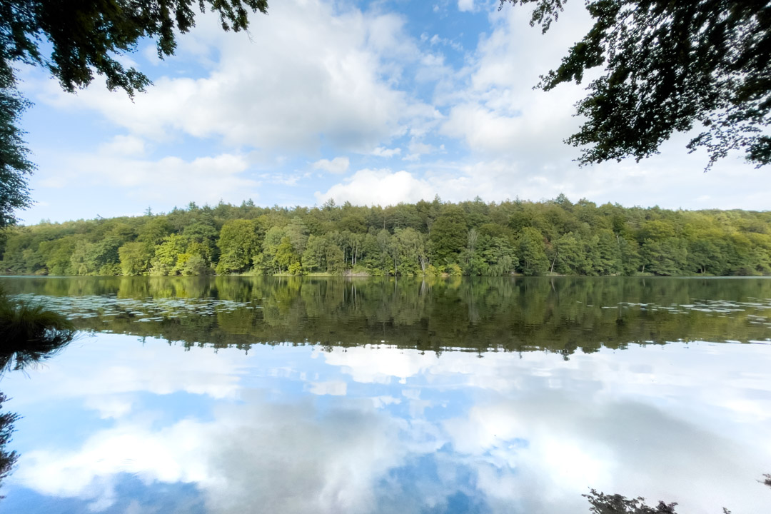 The sky reflecing in the lake