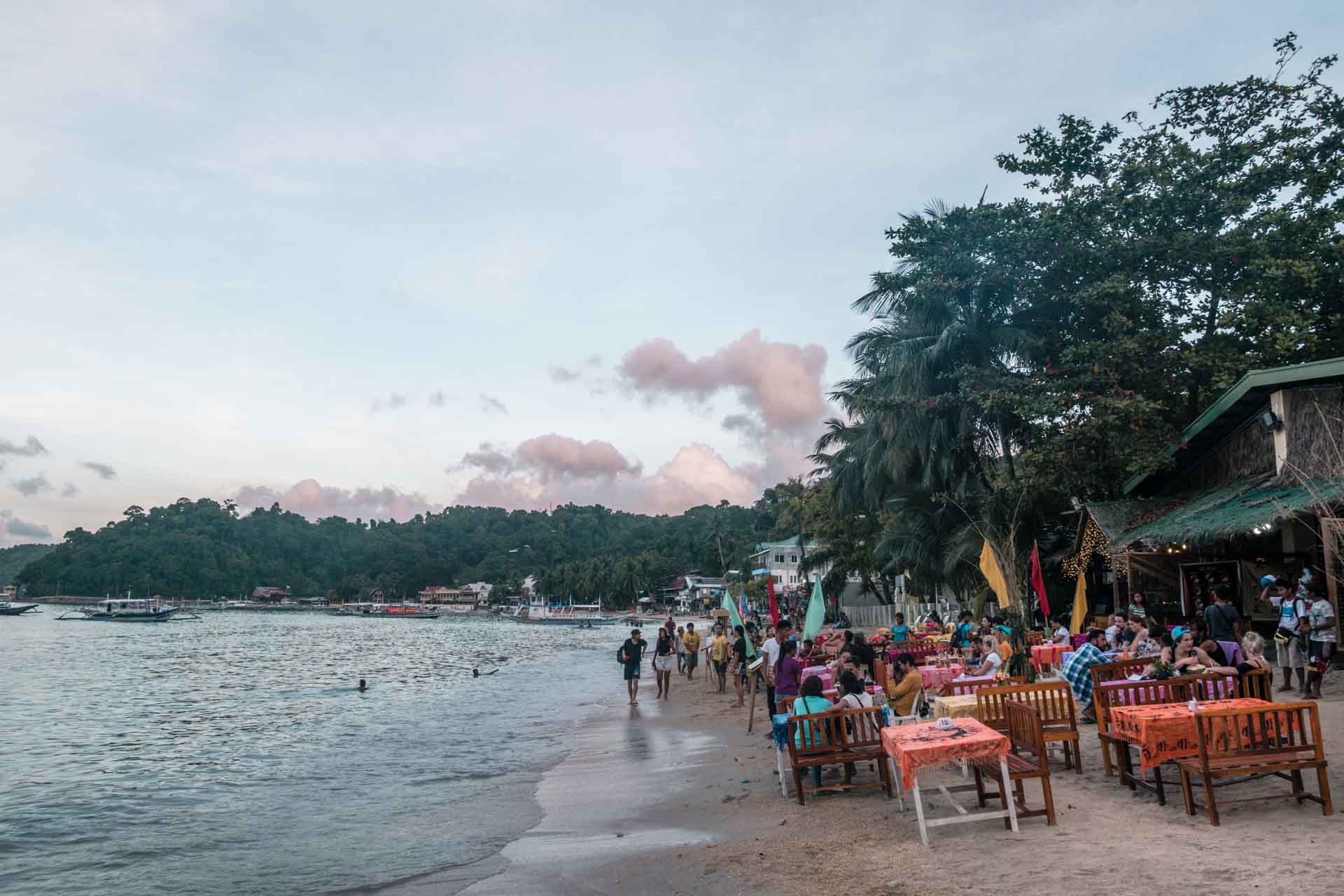 Restaurants at the beach in El Nido