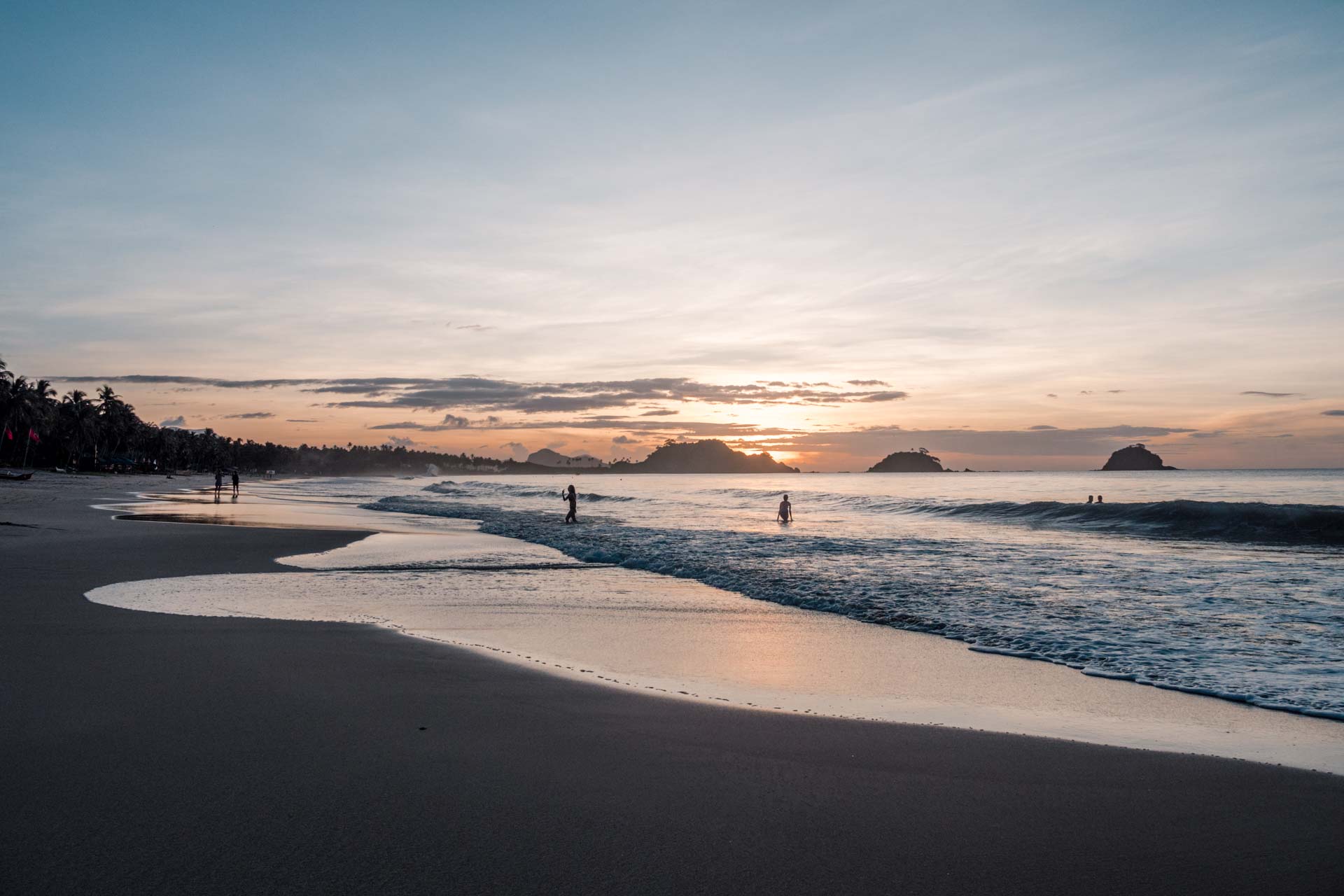 Nacpan Beach at sunset