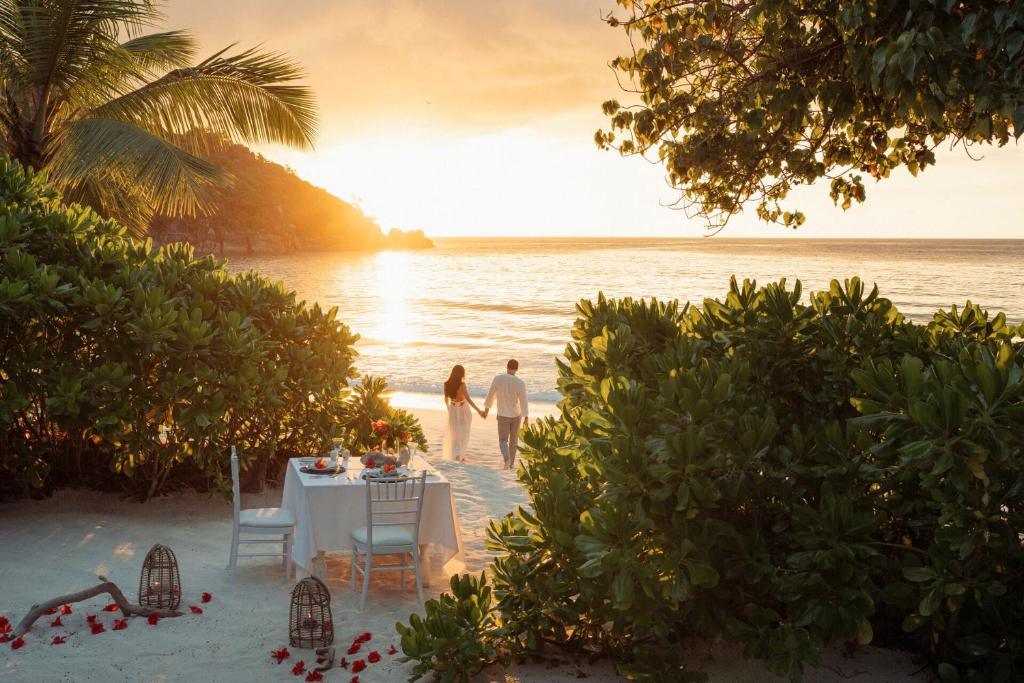 Private dinner at Petite Anse in front of Four Seasons Seychelles