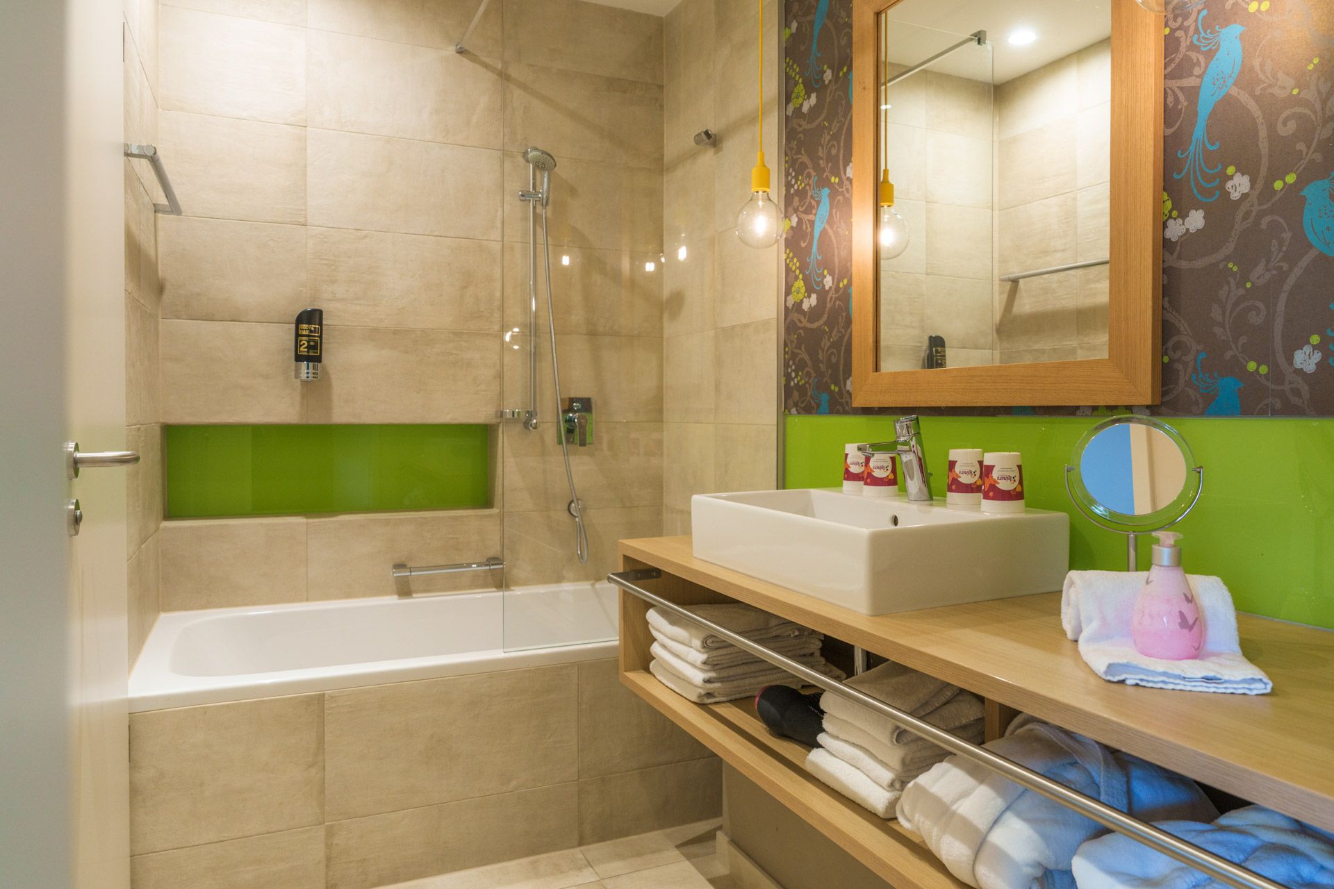 Family bathroom at Leiners with walk-in shower and marble vanity