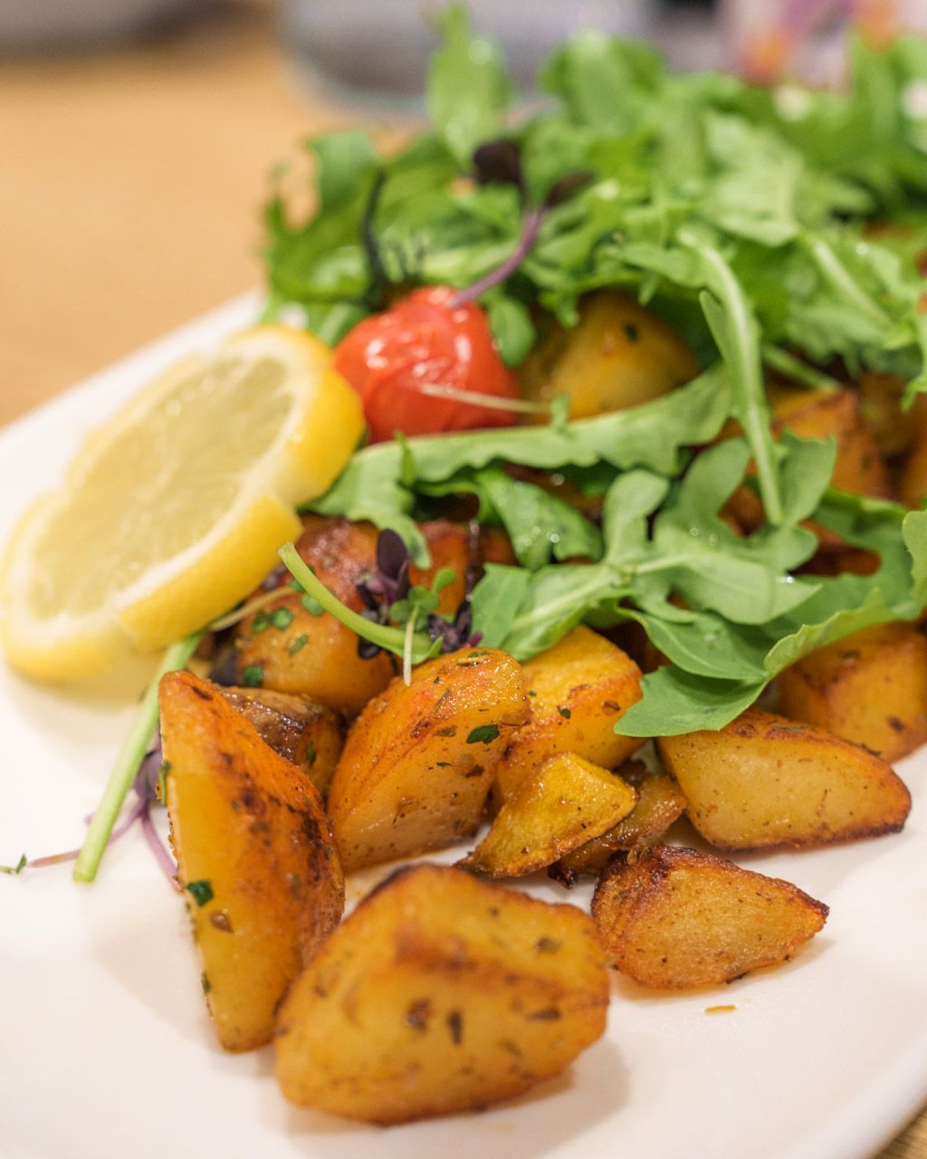 Crispy potatoes with rocket at the Leiners restaurant
