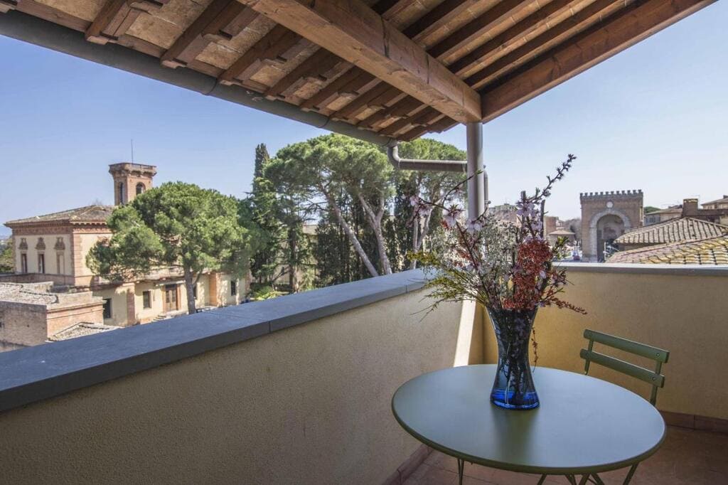 Hotel Italia with a view of Porta Camollia