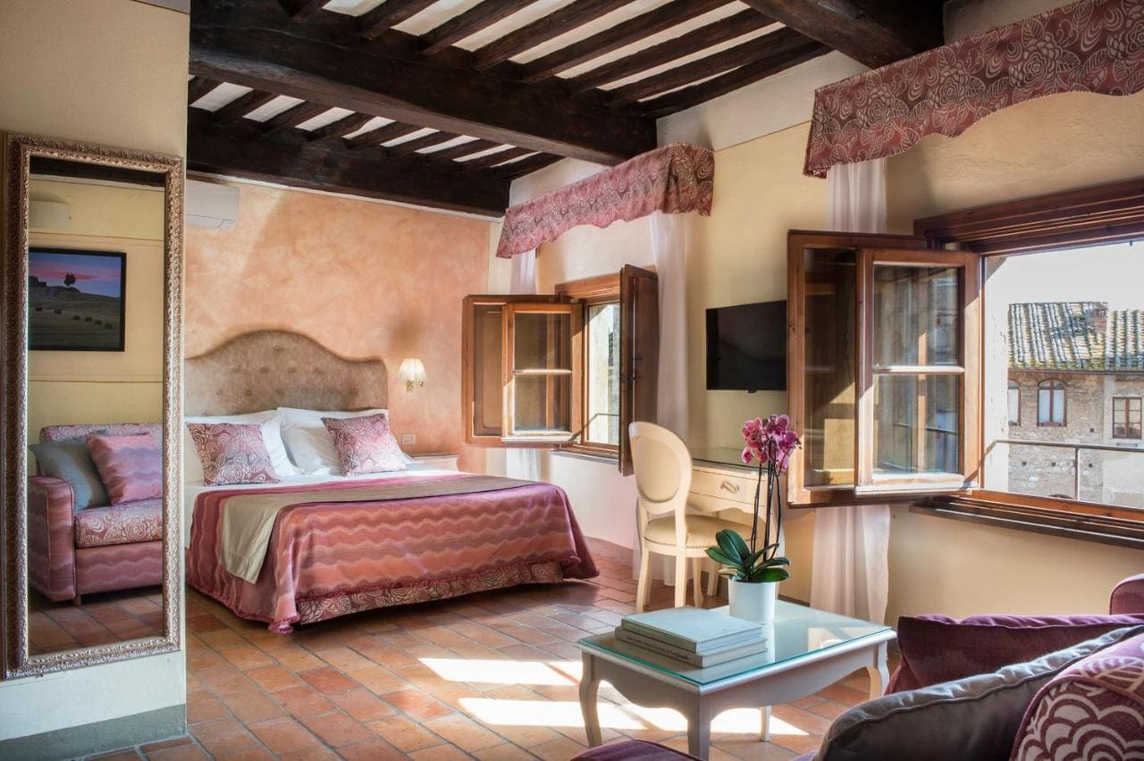 Nice room at Hotel Leon Bianco in San Gimignano