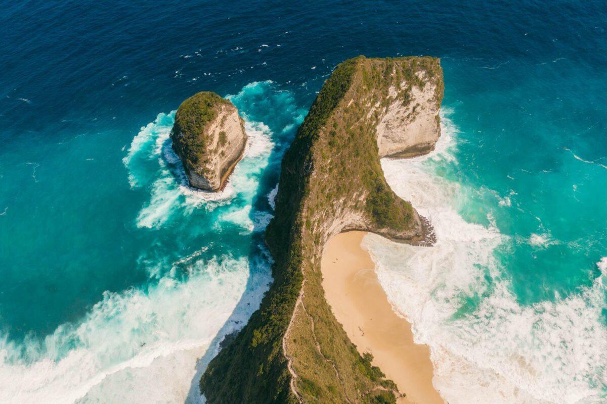 Kelingking Beach in Nusa Penida: How to Visit the Famous T-Rex Beach at Sunrise