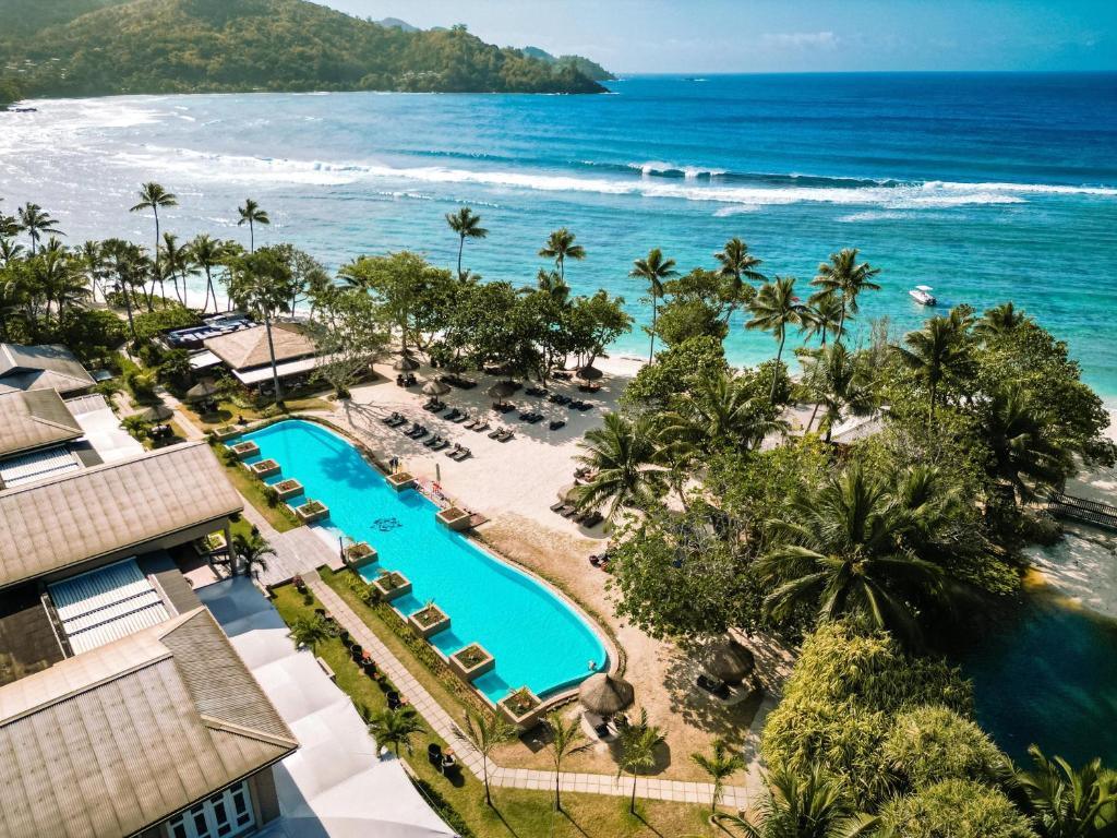 Kempinski Seychelles Resort pool