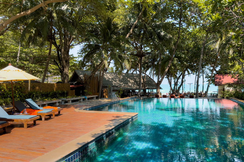 The pool with an ocean view at Palita Lodge