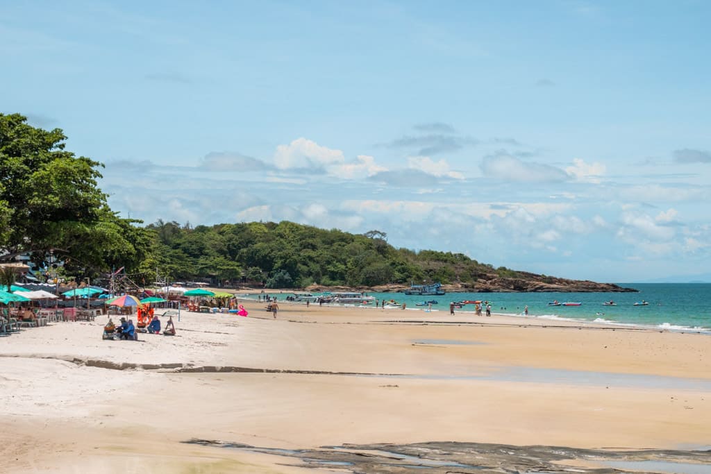 Low tide at Sai Kaew Beach