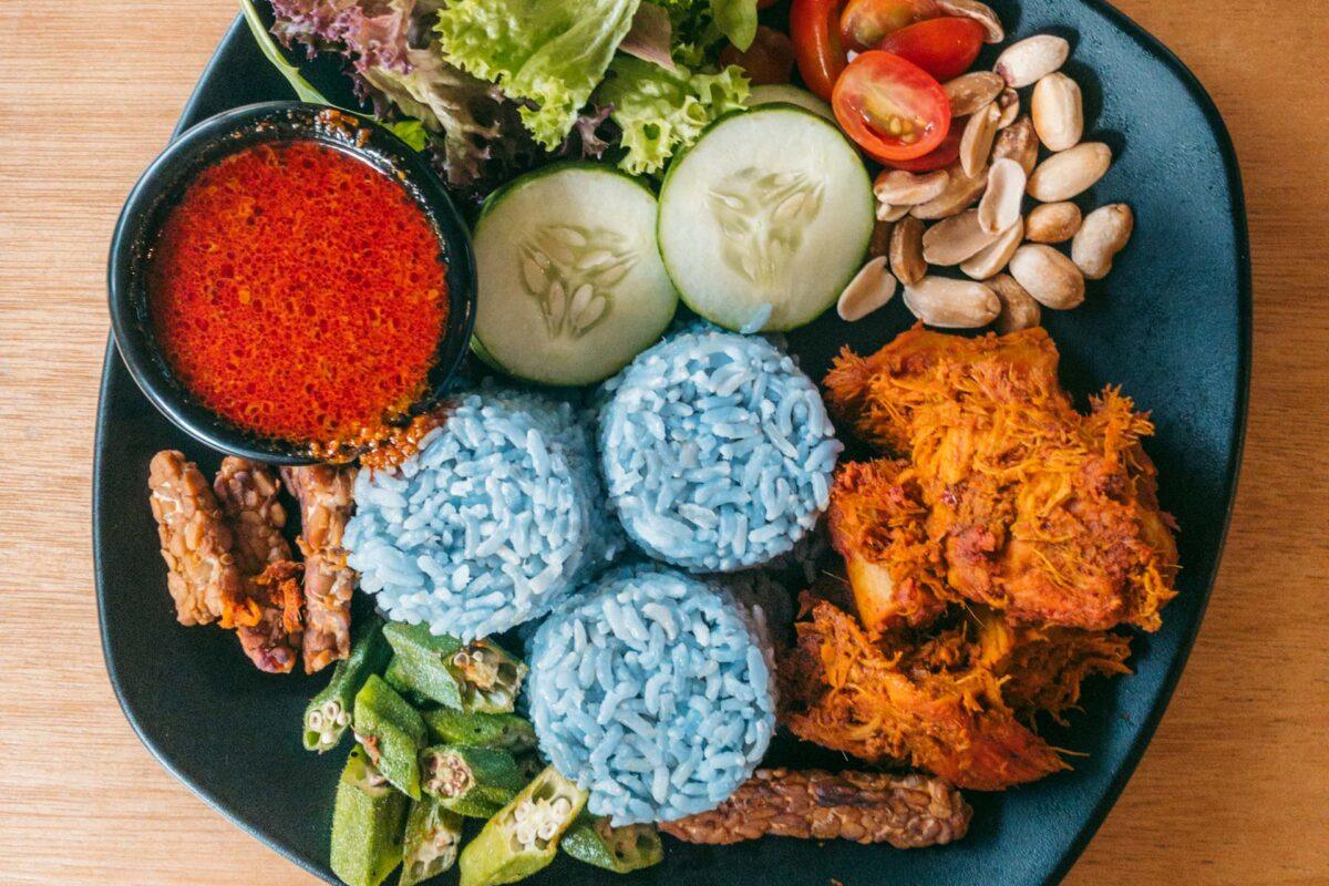 A Vegan Eating Guide to Kuala Lumpur in Malaysia: The Best Restaurants & Cafés