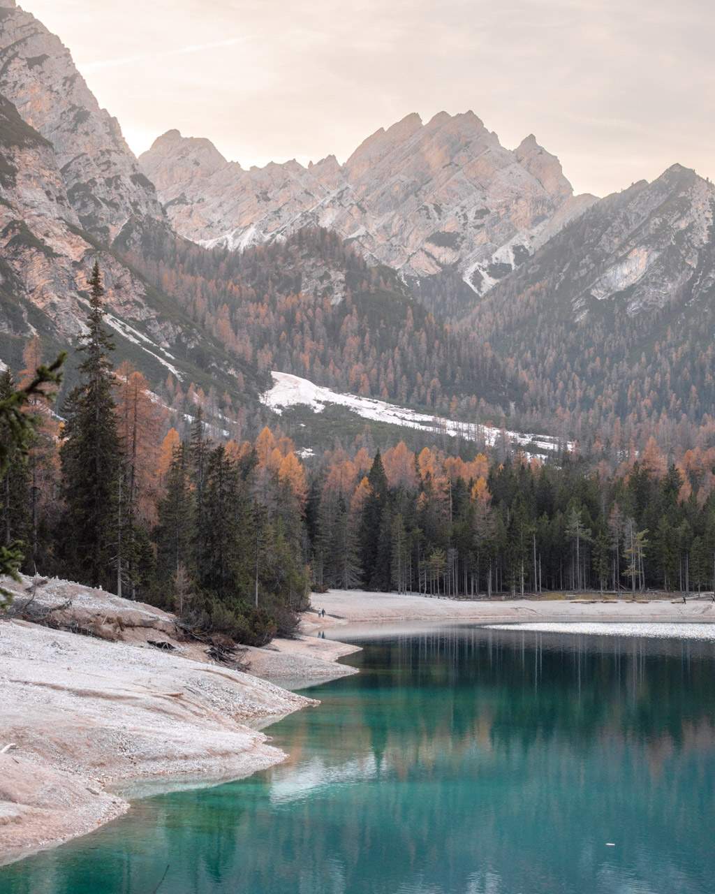 Lago di Braies with mountains