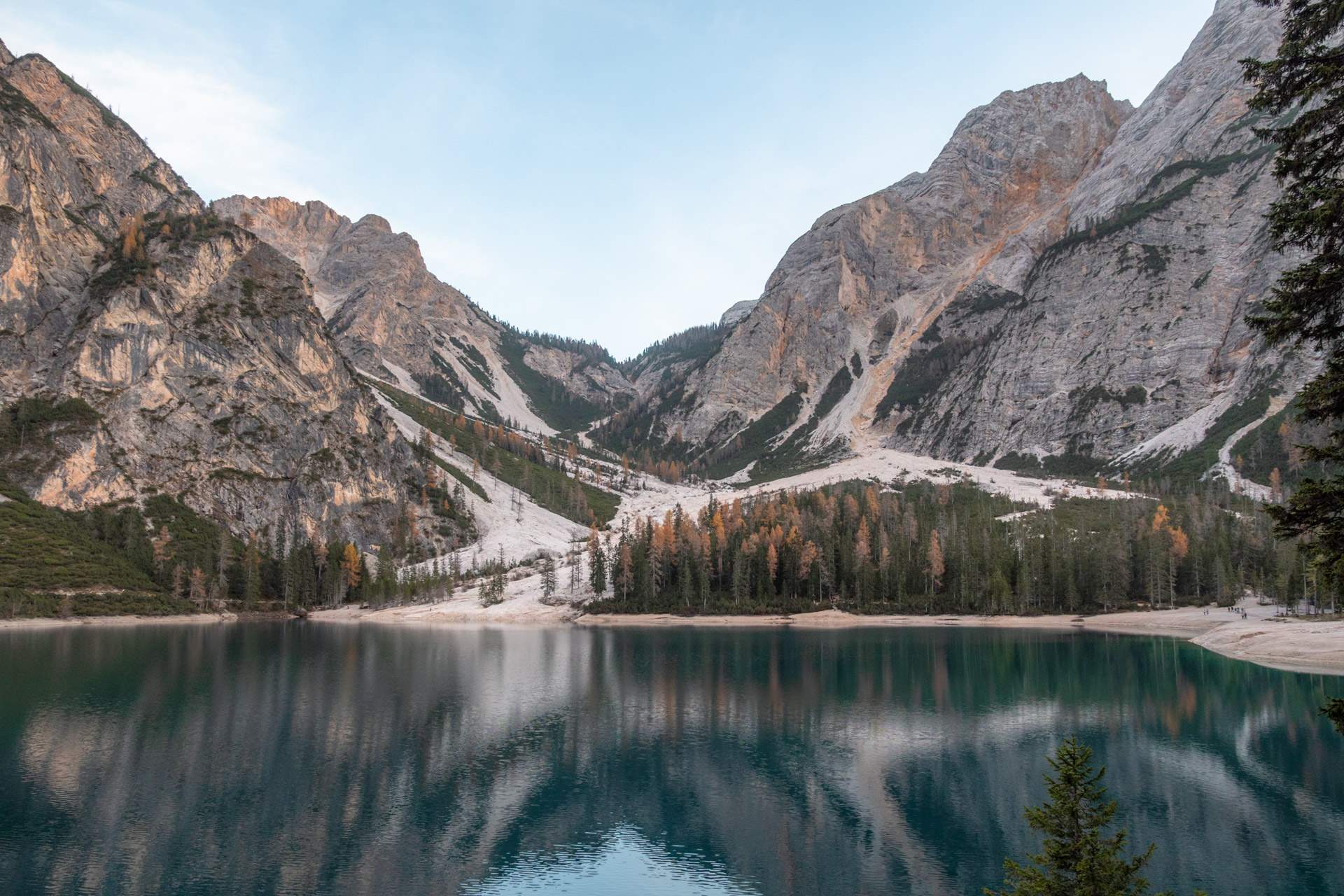 Lago di Braies in autumn