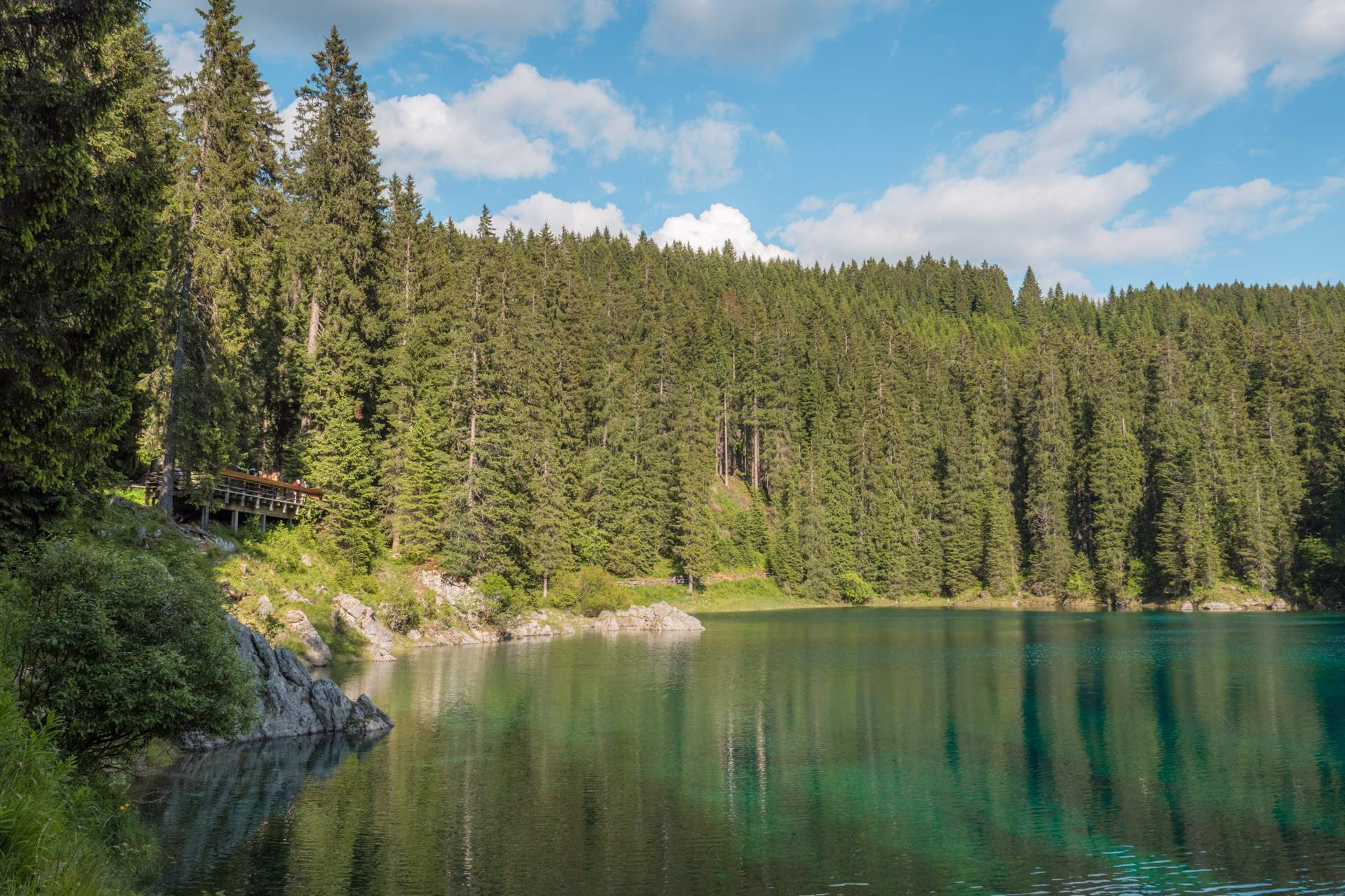 Lago di Carezza seen from the path