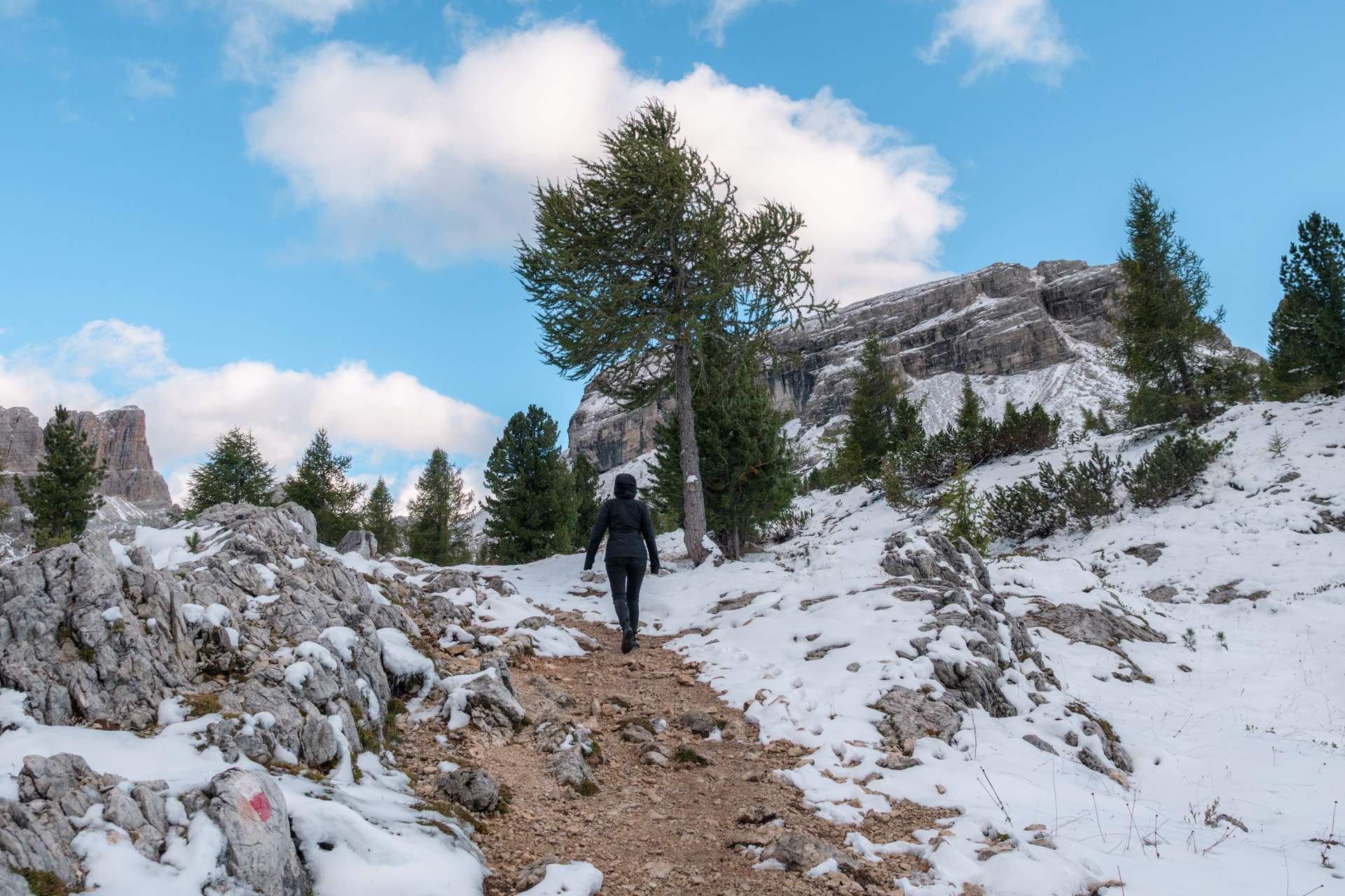 Victoria on the way to Lago di Limides