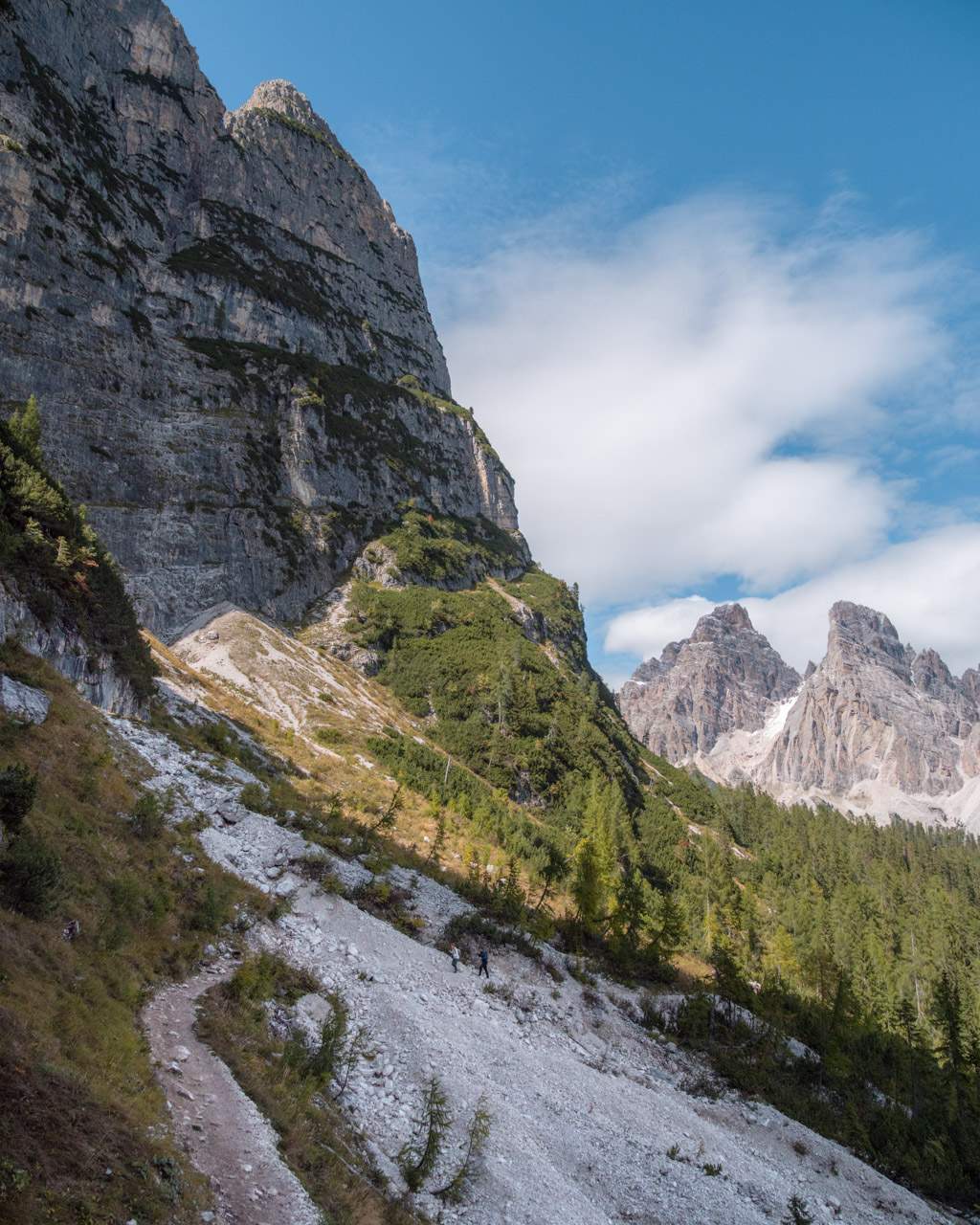 Loose gravel on the path to Lago di Sorapis