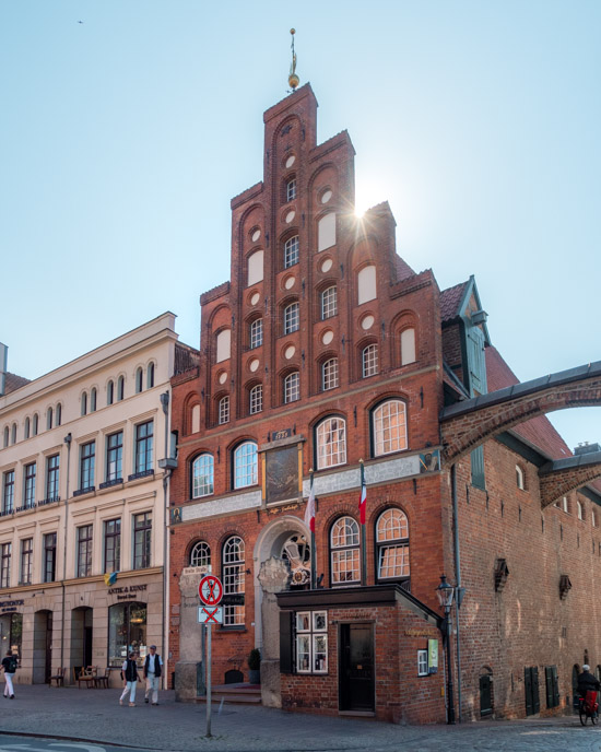 The House of the Seamen's Guild (Haus der Schiffergesellschaft)