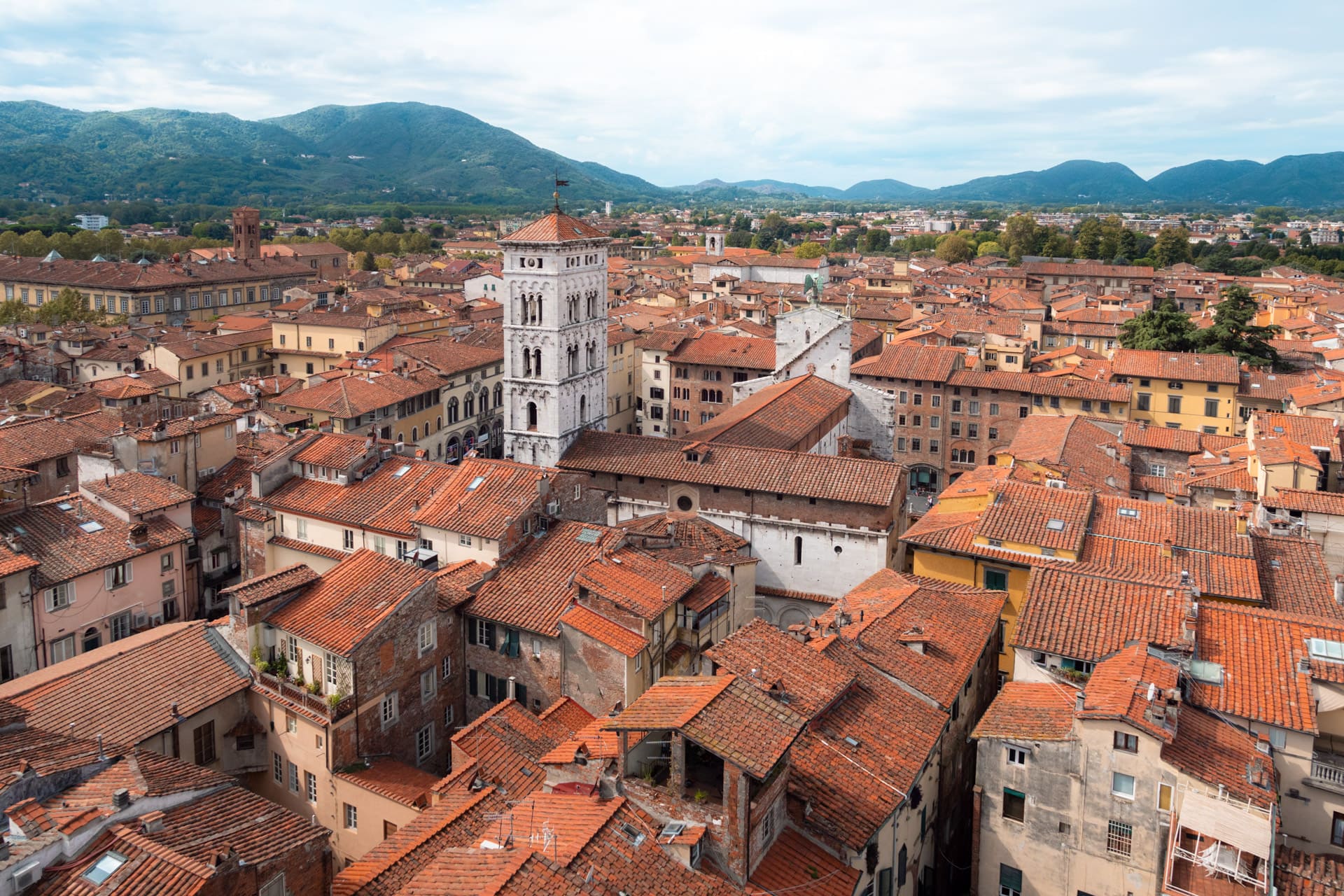 Lucca Travel Guide: 18 Best Things To Do & See