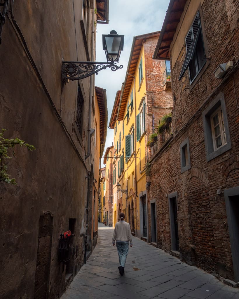 Walking in Lucca, Tuscany