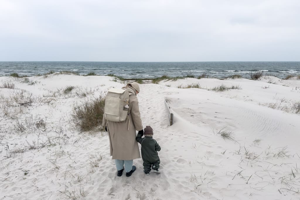  The beach by the parking lot and the museum
