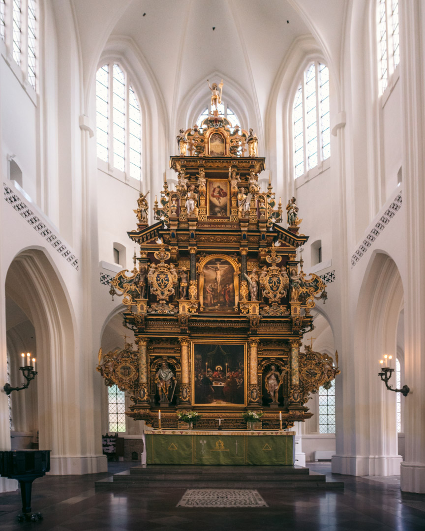 The huge altarpiece inside Sankt Petri Kyrka