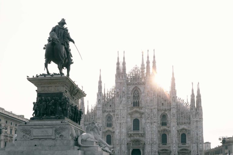 <em></noscript>Milan:</em> 5 Reasons to Visit the Fashionable City