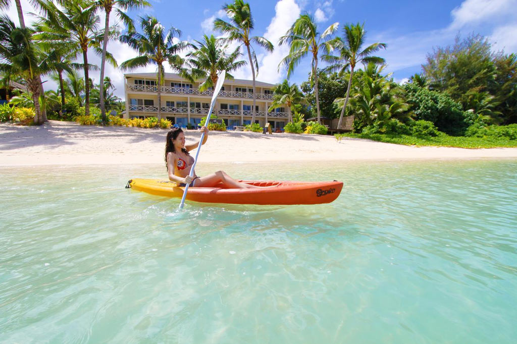 Moana Sands kayak