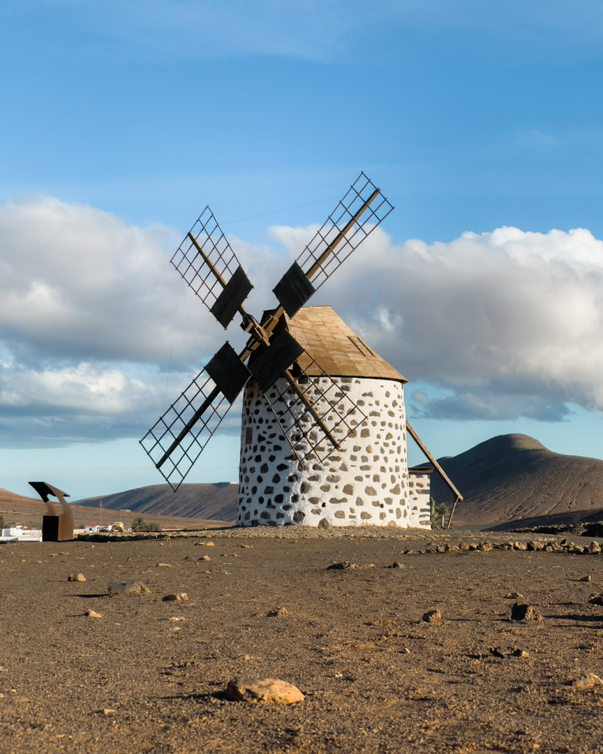 Windmill, Molinos De Villaverde in La Oliva.