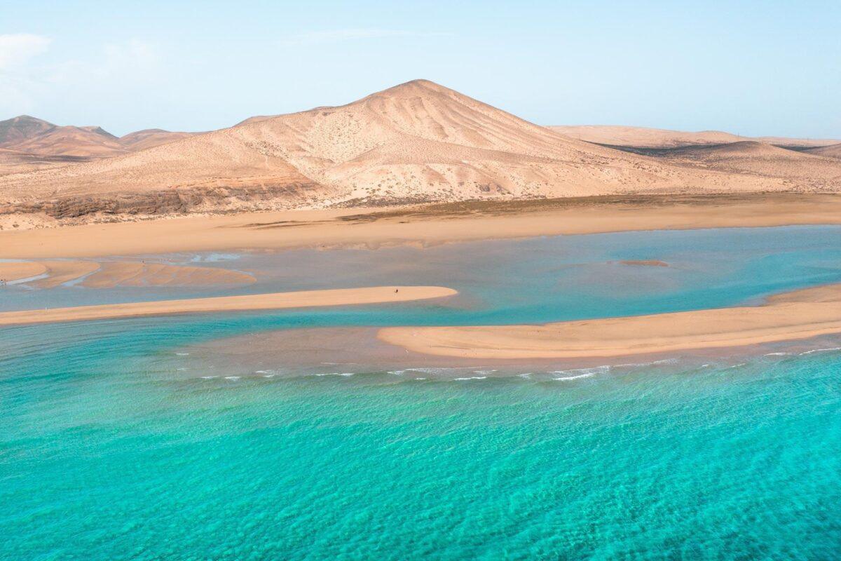 Sotavento Beach in Fuerteventura: A Travel Guide To Visit the Beautiful Sandbanks & Lagoons
