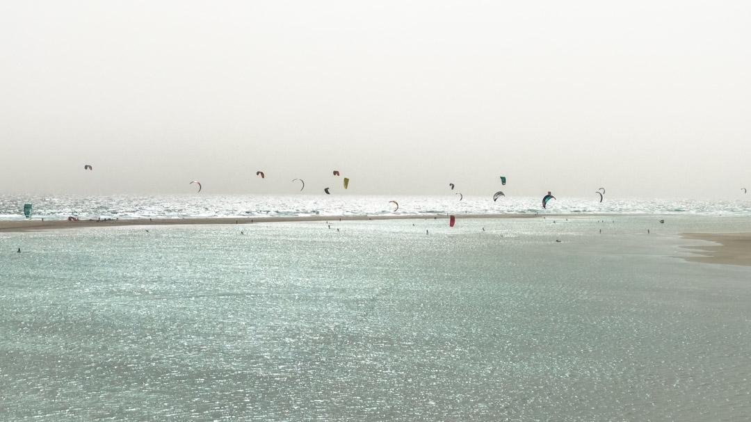 Kitesurfers and windsurfers at Sotavento