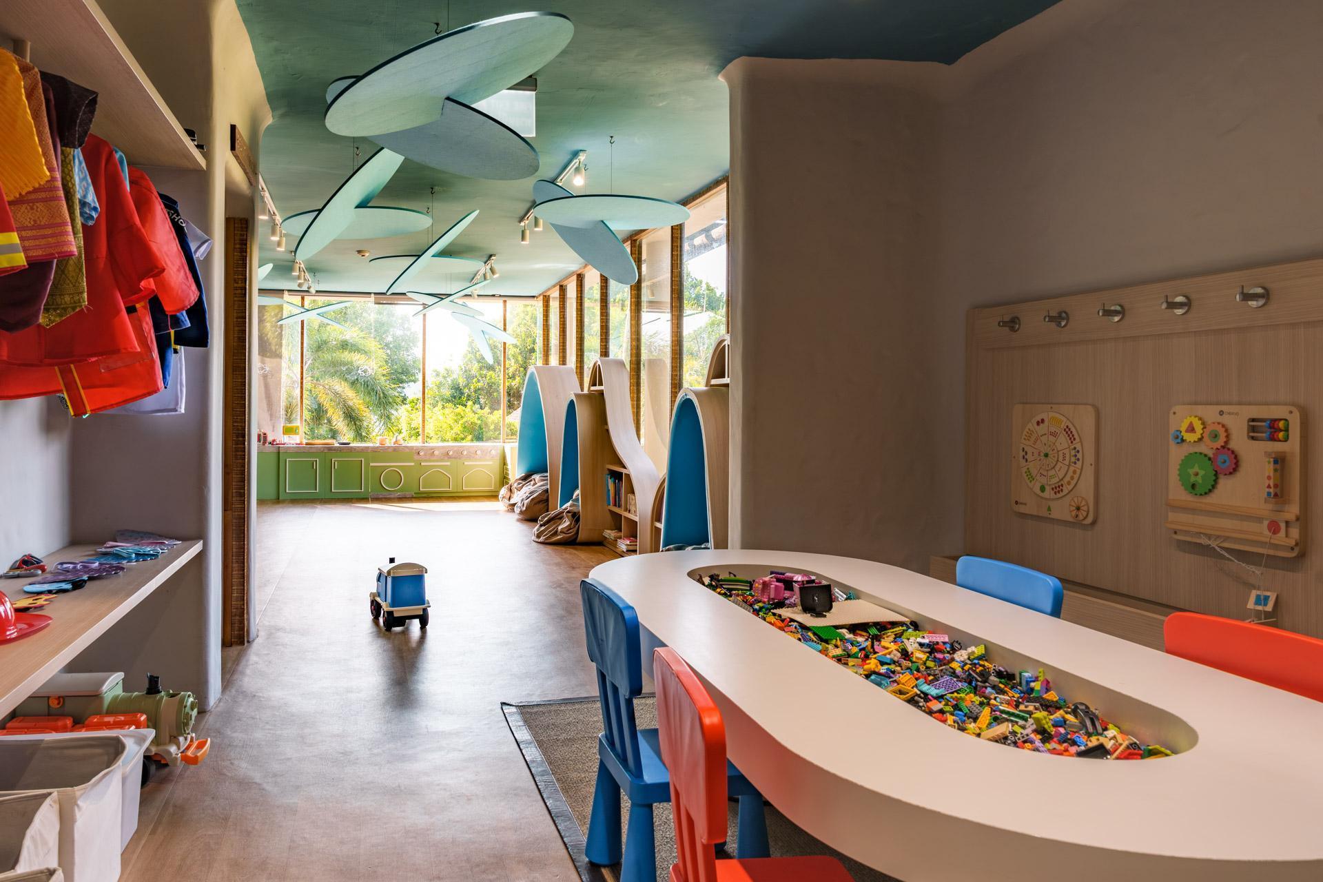 The top floor with the Lego's, ball pit and play kitchen