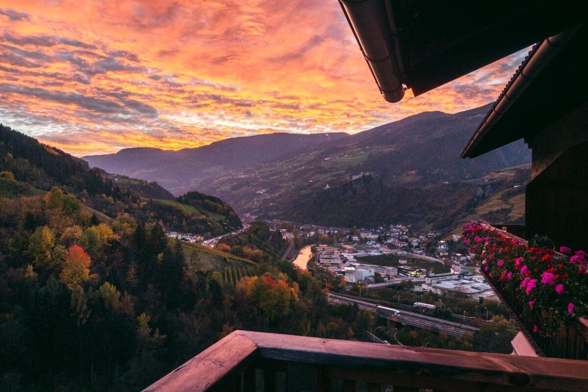 How To Budget for Full-Time Travelling: 15 Tips To Keep the Costs Down as a Digital Nomad