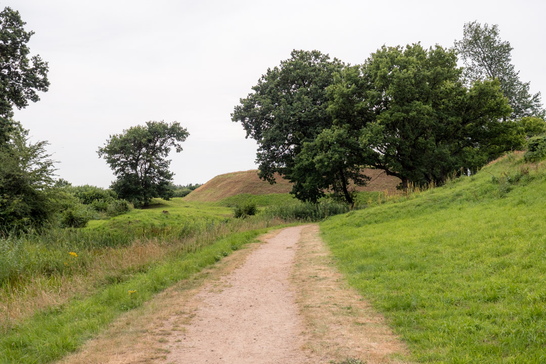 The trail leading to the Valdemar Wall