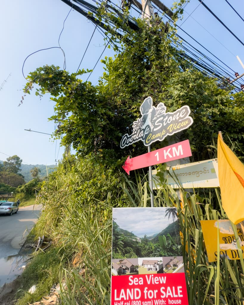 Overlap Stone sign at the main road