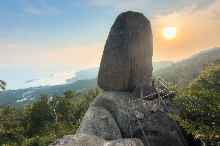 <em></noscript>Overlap Stone 1 + 2 in Koh Samui Travel Guide:</em> How to Visit & What To Expect